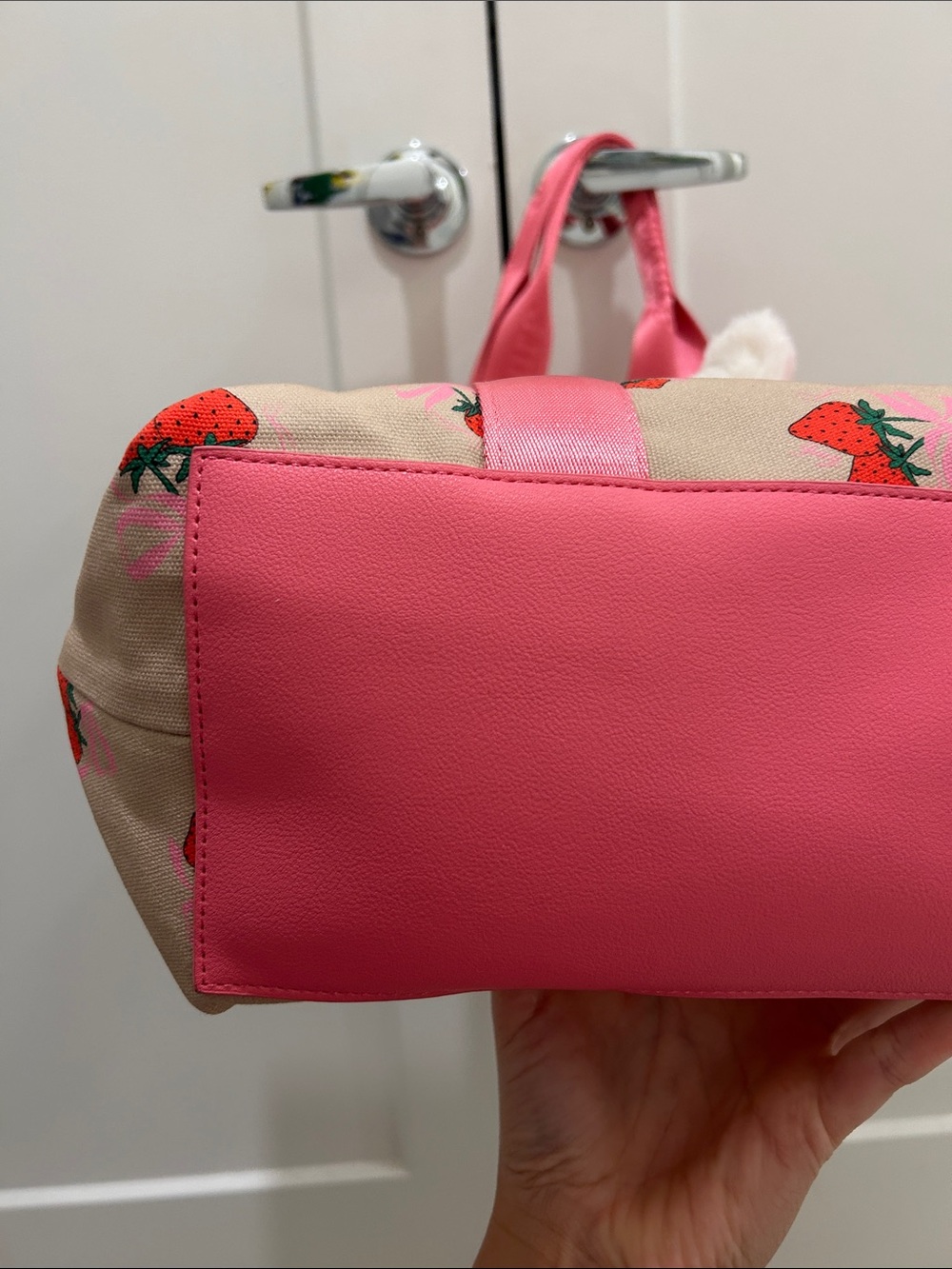 Juicy Couture Exclusive (NWT) Strawberry Festival Tote Bag - Picture 9 of 14